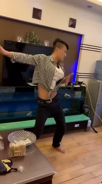 日韩大摆锤扭胯舞视频教学